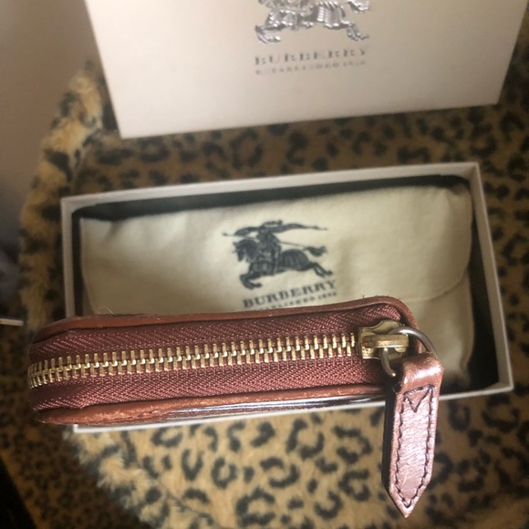 Burberry Zip Around Wallet w/ Box & Dust Bag - Picture 16 of 16